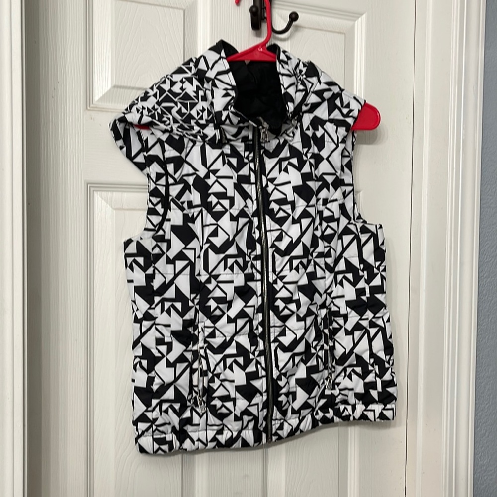 Lorna Jane Monochrome Hooded Vest